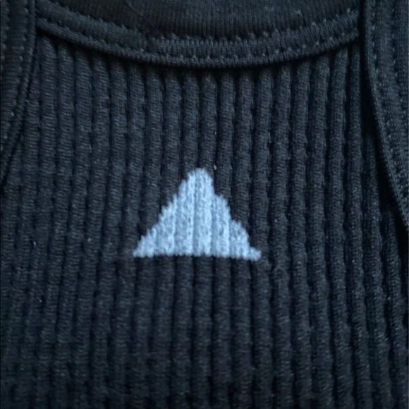 ❗️SOLD❗️Balance Athletica Synergy Top - Picture 4 of 9